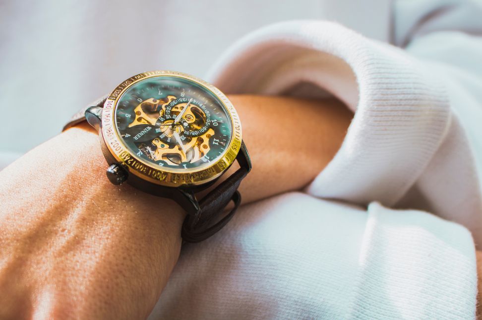 Top Watches for Travelers: Features You Need