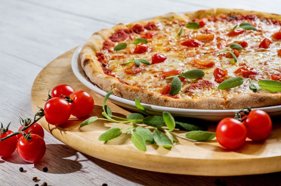 How to Make Authentic Italian Pizza at Home - Keralam Chronicles