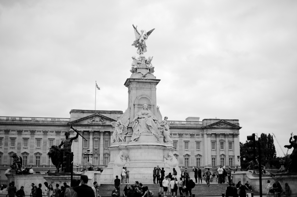 exploring London’s historic landmarks - Buckingham Palace