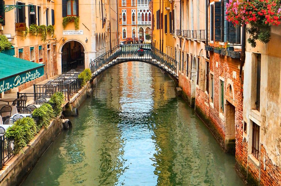 plan a romantic getaway in Venice