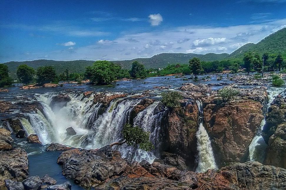 Best Waterfalls in Tamil Nadu: Nature's Spectacular Showpieces ...