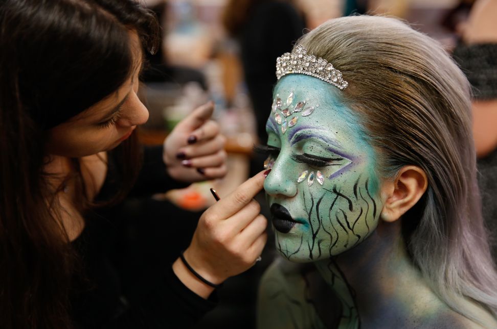 Halloween Makeup Ideas: Transform Your Look This Season