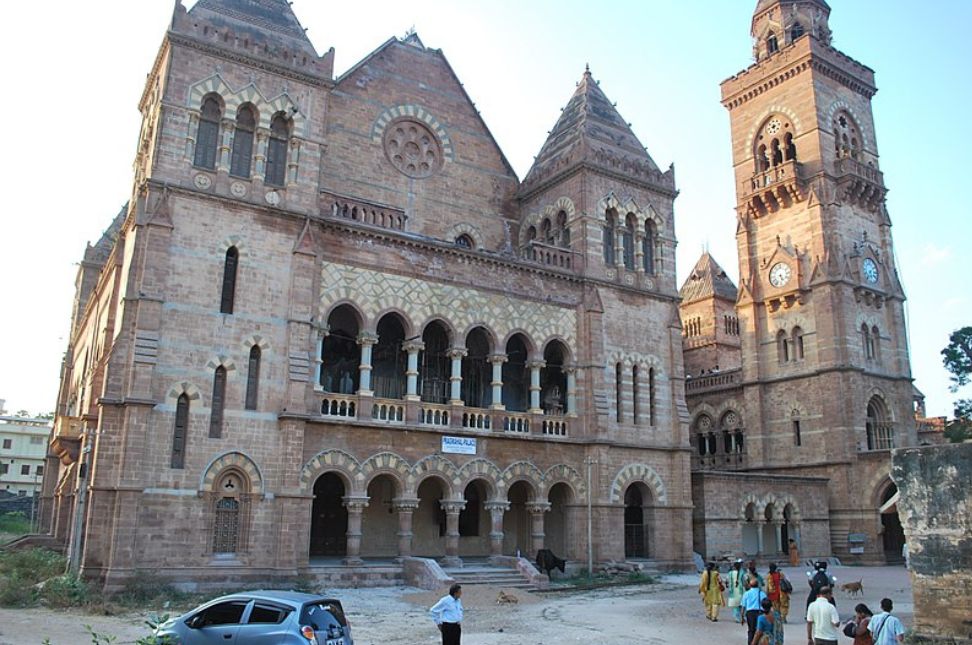 Bhuj Tourism: Gateway to Kutch and Cultural Experiences